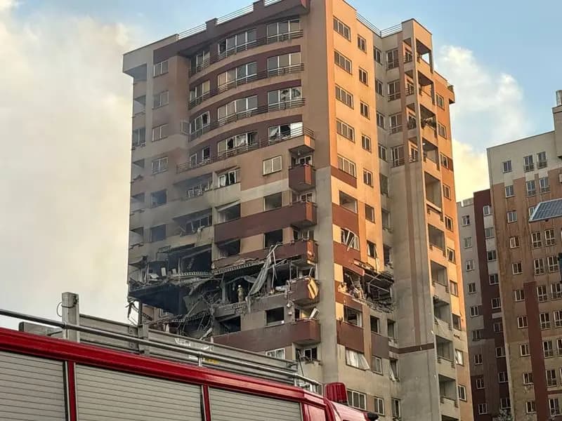 Airstrike on Asatid Residential Complex, Kitab Square